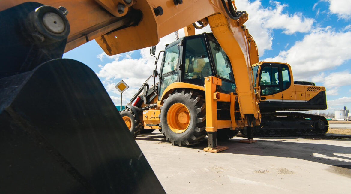 TechInspecta provides Front Loader Operator Training for personnel who operate front loaders, wheel loaders, loading shovels and similar heavy equipment used for loading, stockpiling, transporting and handling materials in industrial environments.