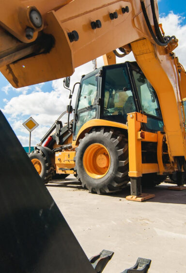 TechInspecta provides Front Loader Operator Training for personnel who operate front loaders, wheel loaders, loading shovels and similar heavy equipment used for loading, stockpiling, transporting and handling materials in industrial environments.